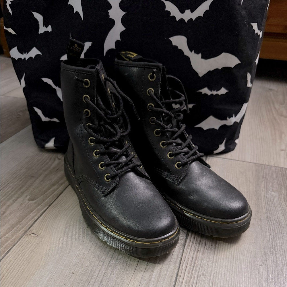 Dr. Martens Zavala Leather Combat Boots Women’s 7 NWOT